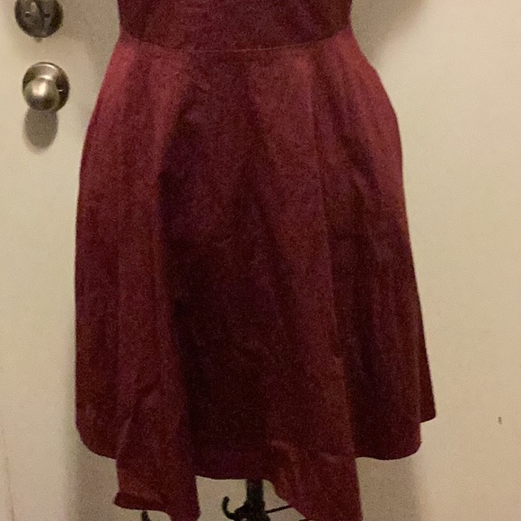 Maroon Rockabilly Style Dress Med, w/pockets.Crisscross Front, Cap Sleeves - Picture 4 of 10